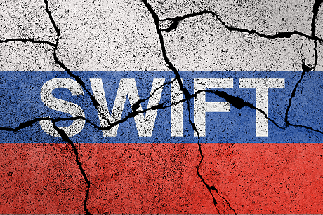 ЕС обмисля премахването на 20 банки от SWIFT в рамките на новите санкции срещу Русия