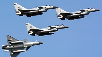 Напрежението между Индия и Пакистан се покачва като акциите на