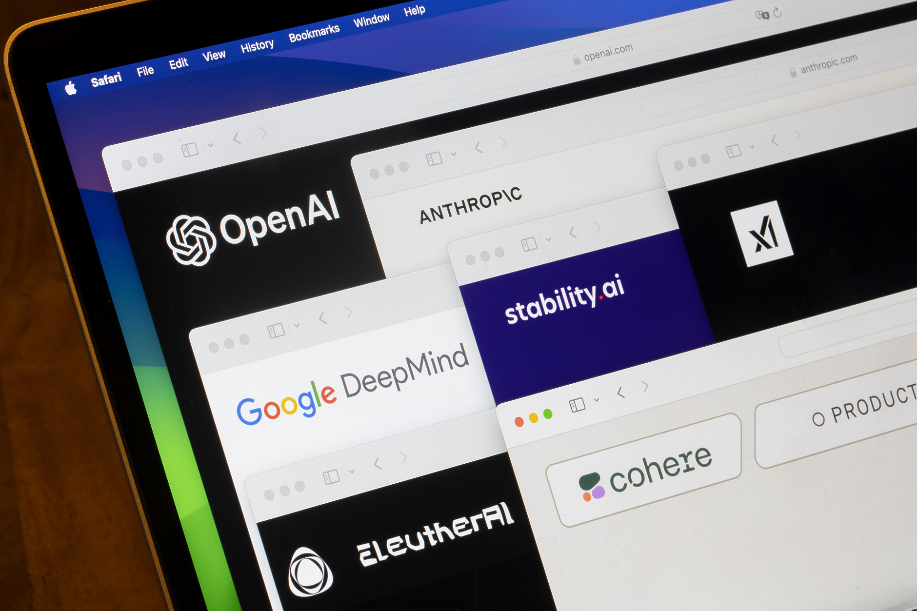 OpenAI, Google и xAI наддават за суперзвездни таланти в областта на изкуствения интелект