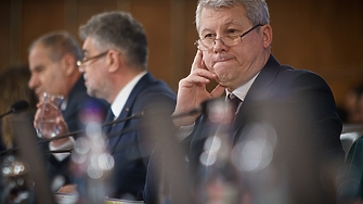 Румъния избира нов президент: ключов вот между Симион и Дан