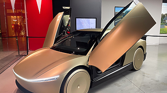Tesla не успя да регистрира „Robotaxi“ като търговска мярка