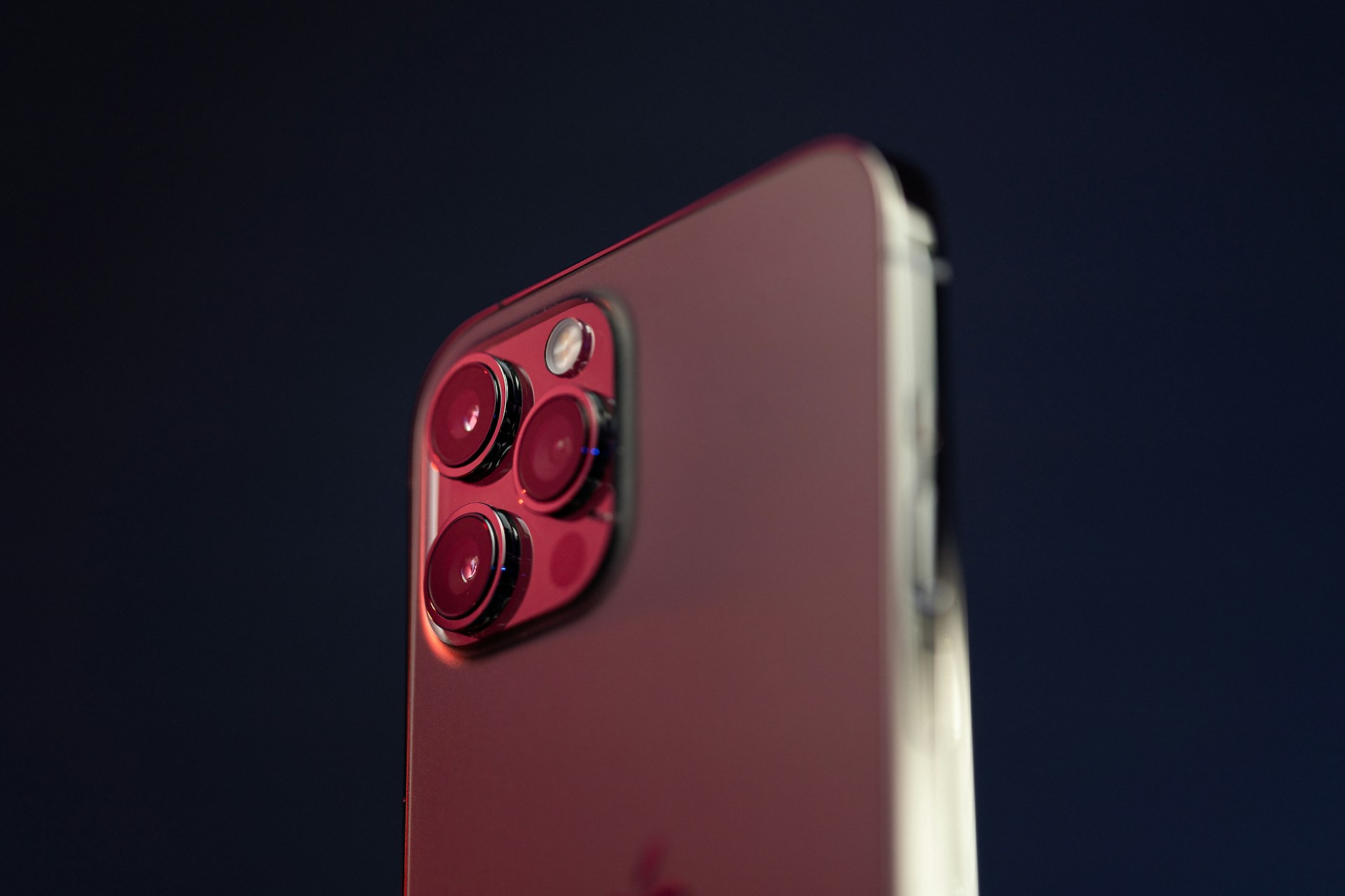 Ето защо Apple не може да произвежда iPhone в САЩ - независимо какво казва Тръмп