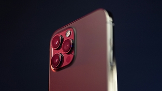 Американският президент Доналд Тръмп твърди че iPhone ите трябва да се