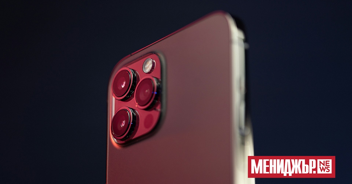 Американският президент Доналд Тръмп твърди, че iPhone-ите трябва да се