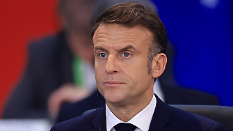 Френският президент Еманюел Макрон заяви че ще забрани социалните медии