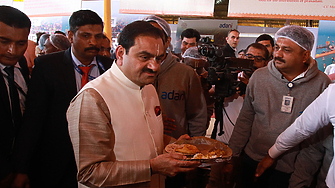 Американските прокурори разследват дали компаниите на индийския милиардер Гаутам Адани