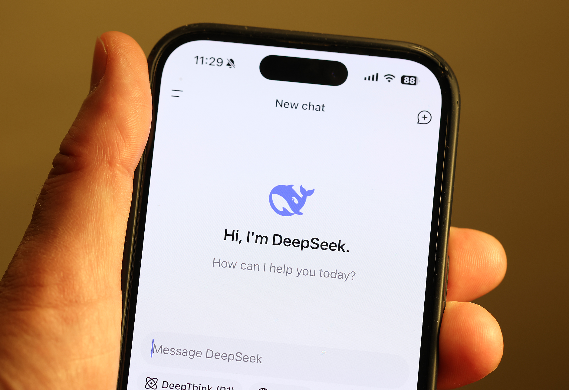 DeepSeek тихомълком пуска подобрена версия на своя модел с изкуствен интелект R1
