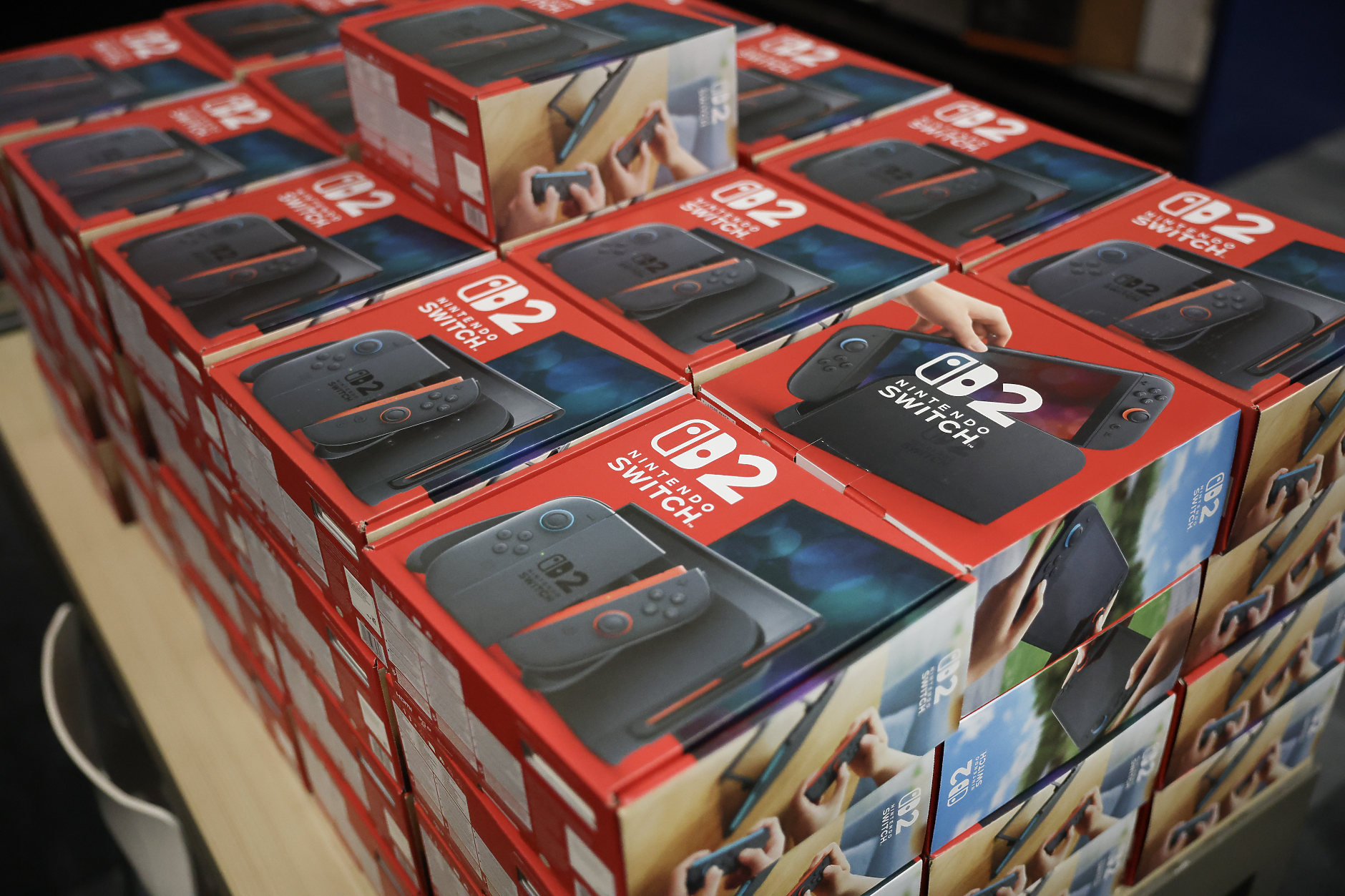Геймърите се редят на опашки за пускането на пазара на Nintendo Switch 2, очаква се глобален недостиг