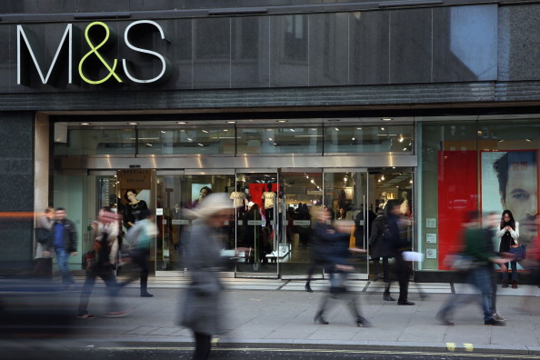 Хакери удариха британската модна компания Marks & Spencer с 300 млн. паунда