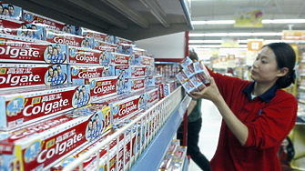 През 1806 г младият британски имигрант Уилям Колгейт отваря малък