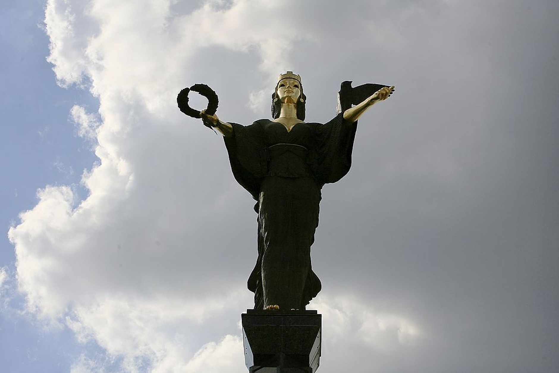 Общинският съвет прие бюджета на София, въпреки съпротивата на кмета Васил Терзиев