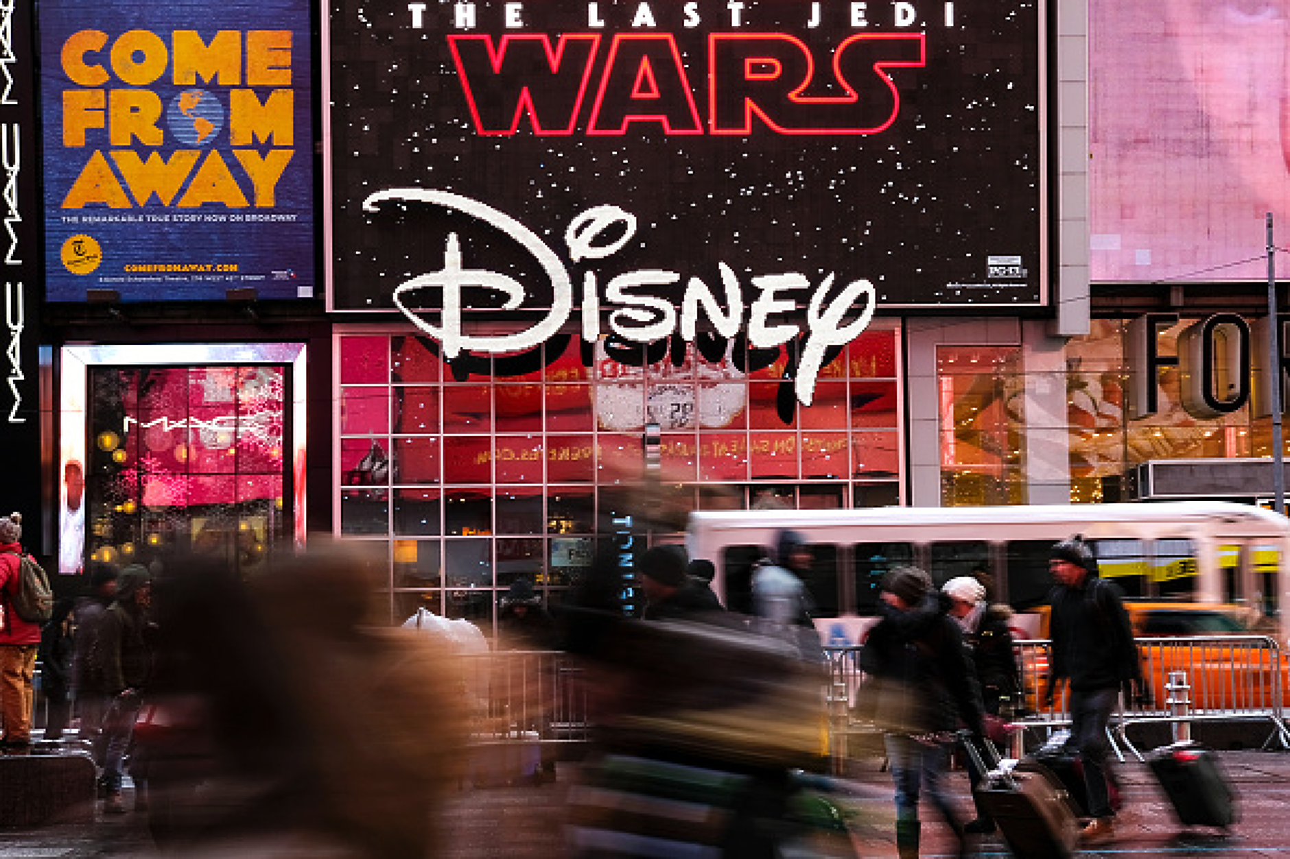 Холивудските студиа Disney и Universal съдят за пиратство AI стартъп