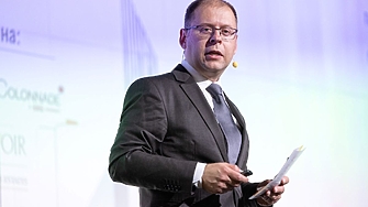 Ние се намираме в един преломен момент часове преди да