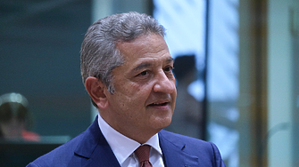 Членът на Управителния съвет на Европейската централна банка и гуверньор