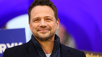 Рафал Тшасковски води с крехка преднина на президентския балотаж в