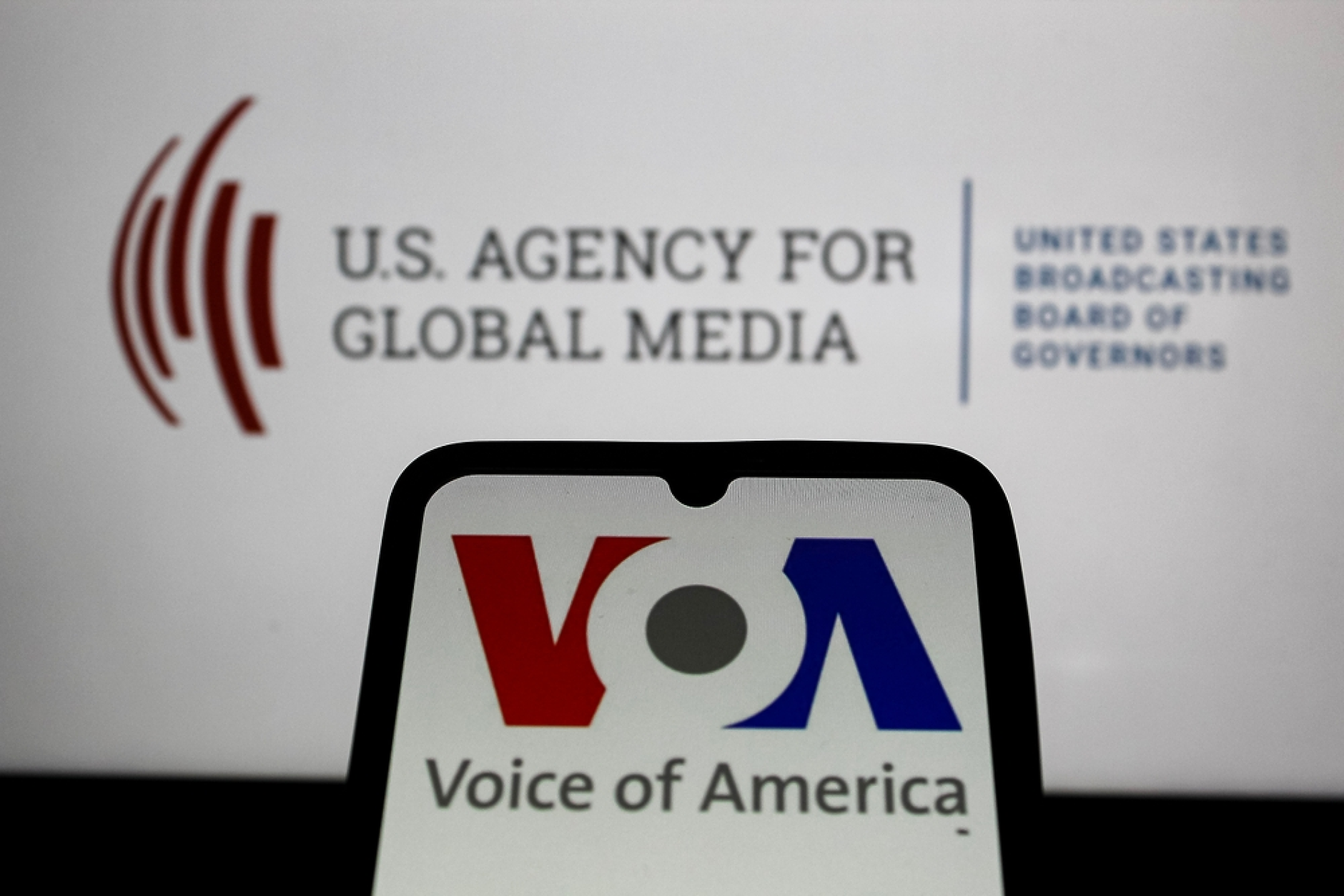 Politico: Последните 800 щатни служители на „Гласът на Америка“ ще бъдат уволнени до седмица
