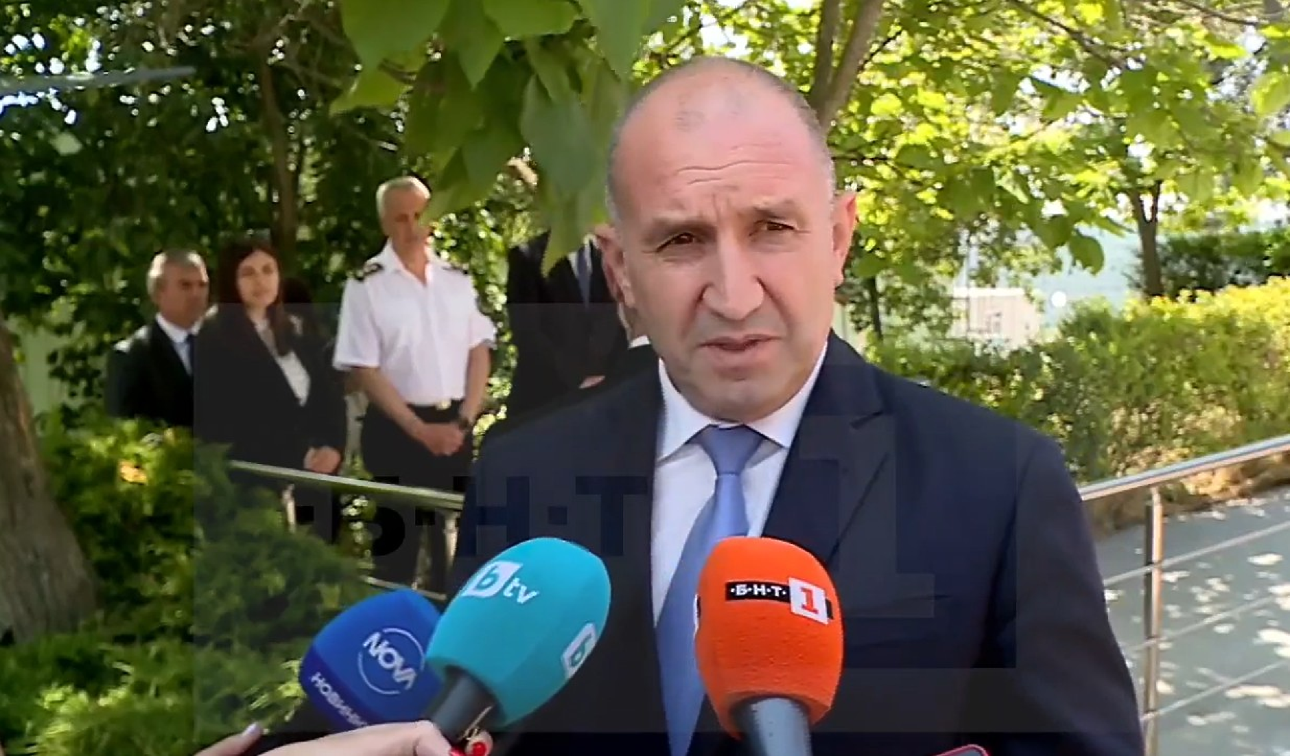 Радев: Да твърдиш, че няма да допуснеш скок на цените след влизането на еврото, e подигравка с хората