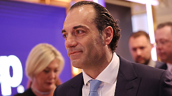 Новият изпълнителен директор на Stellantis и висшия му мениджърския екип трудно се справят със спада на акциите