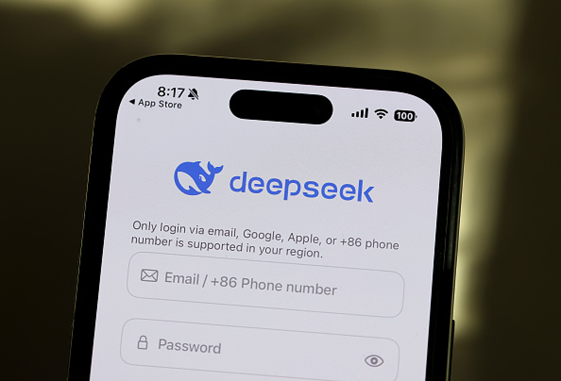 Ройтерс: Компанията DeepSeek помага на китайските военни и шпиони, заобиколя контрола на САЩ върху износа