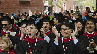 Държавният департамент на САЩ съобщи че възобновява процедурите за издаване