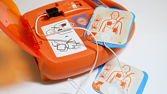 Немедицински лица могат да ползват автоматичните дефибрилатори на публични места