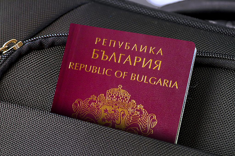Замесен ли е депутат в група за даване на незаконно българско гражданство?
