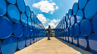 Какво може да прави производител на петрол когато види че