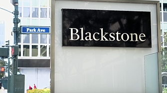 Blackstone Inc Apollo Global Management и множество гиганти в сферата