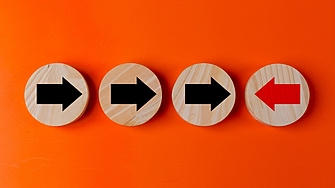 Най бързият отговор е защото няма достатъчно недоволни които да