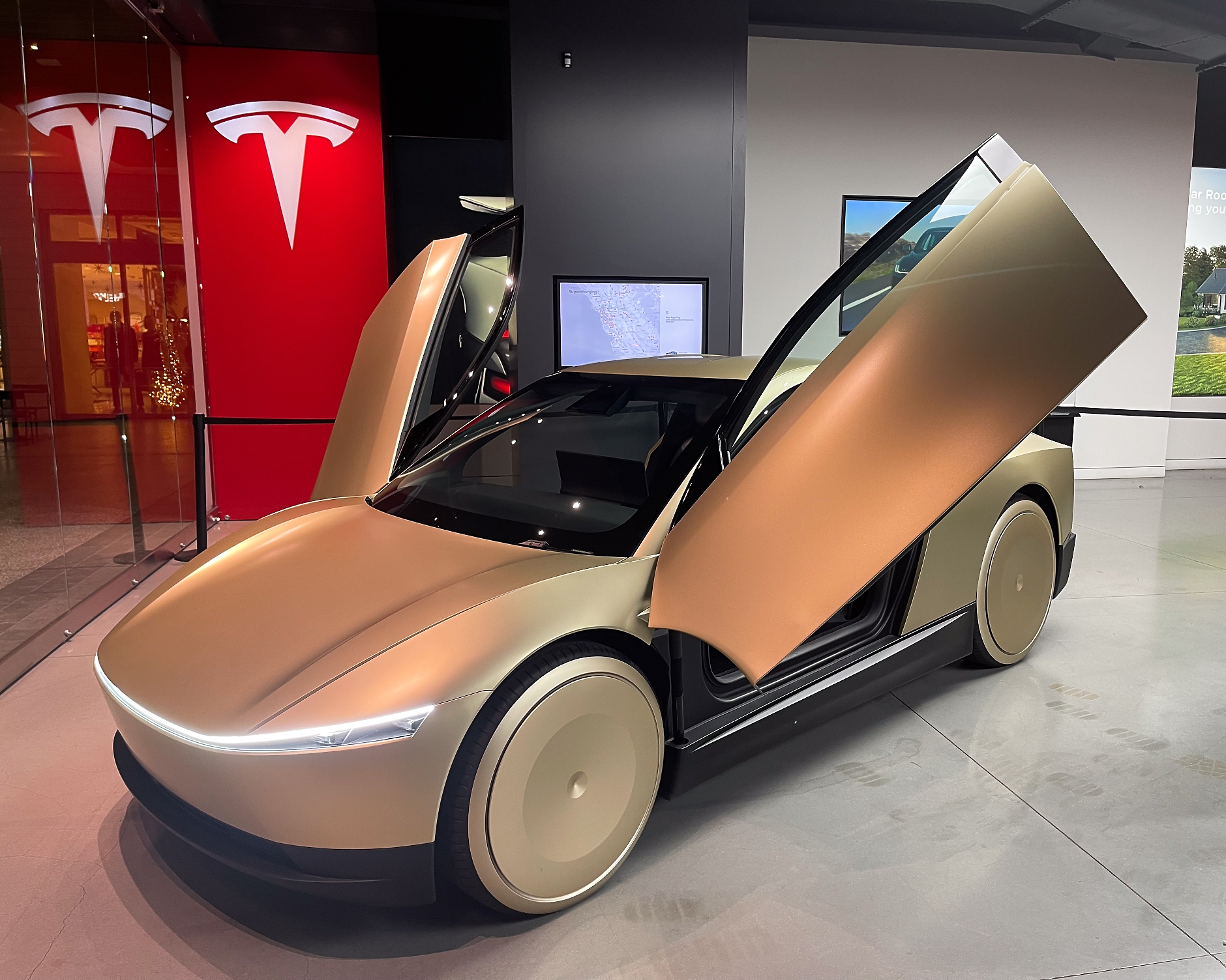 Tesla тества роботаксита в Остин, Тексас