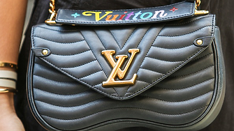 Хонконг разследва изтичане на данни на близо половин милион клиенти на Louis Vuitton