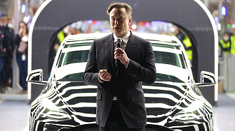 Мъск предупреди за труден период пред Tesla след разочароващо тримесечие