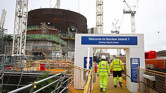 Стотици работници на строителния обект на ядрената реактор Hinkley Point C  в