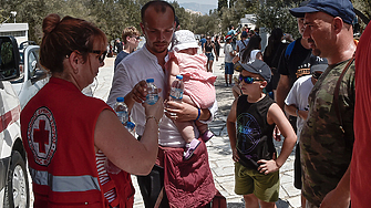 Гръцките власти издадоха предупреждение за температури до 45 градуса и