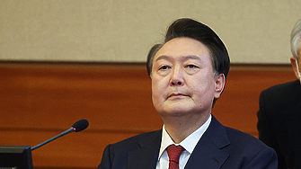 Съд в Сеул издаде втора заповед за арест на бившия