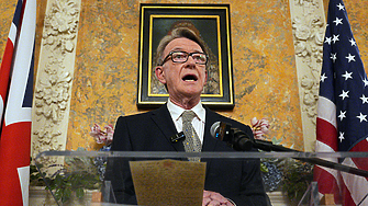 Британският посланик в САЩ лорд Манделсън заяви в интервю за