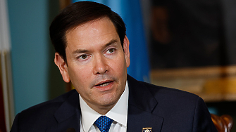 Измамници използвайки софтуер за изкуствен интелект ИИ се свързвали няколко