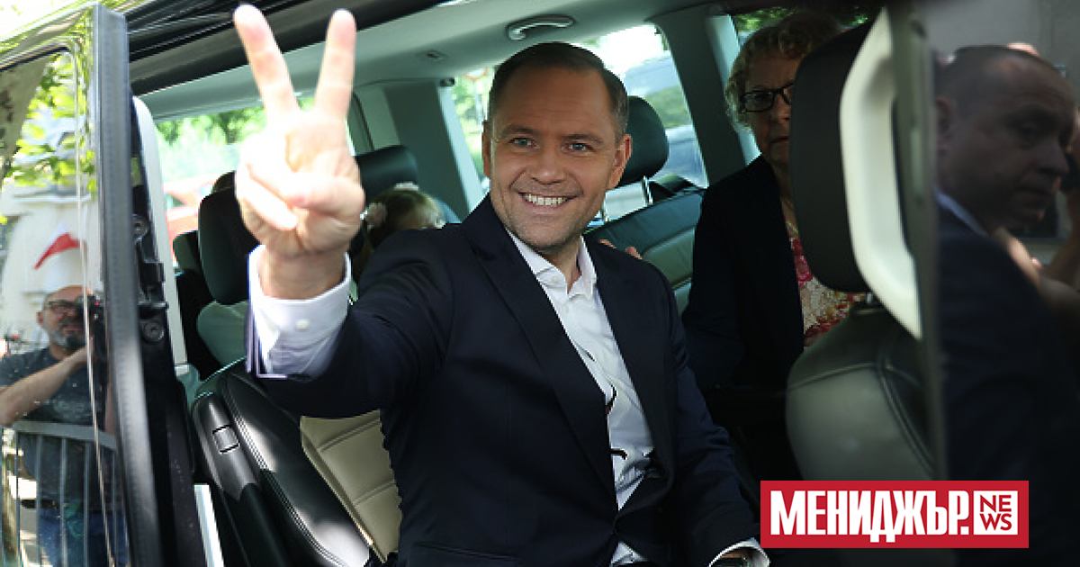 Новият полски президент Карол Навроцки заяви, че не бърза да