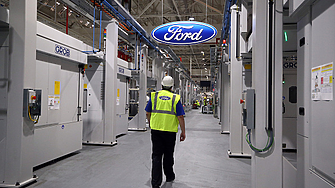 Американският автомобилен производител Ford Motor изтегля 694 271 автомобила в