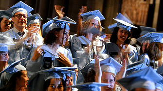 Десетки американски университети биха могли да загубят около 1 милиард