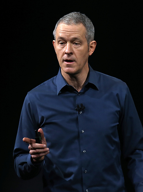 След 10 г. на позицията: Главният оперативен директор на Apple Джеф Уилямс напуска поста си