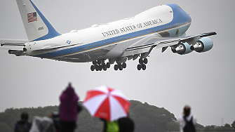 Министърът на отбраната на САЩ Пийт Хегсет и неговият катарски