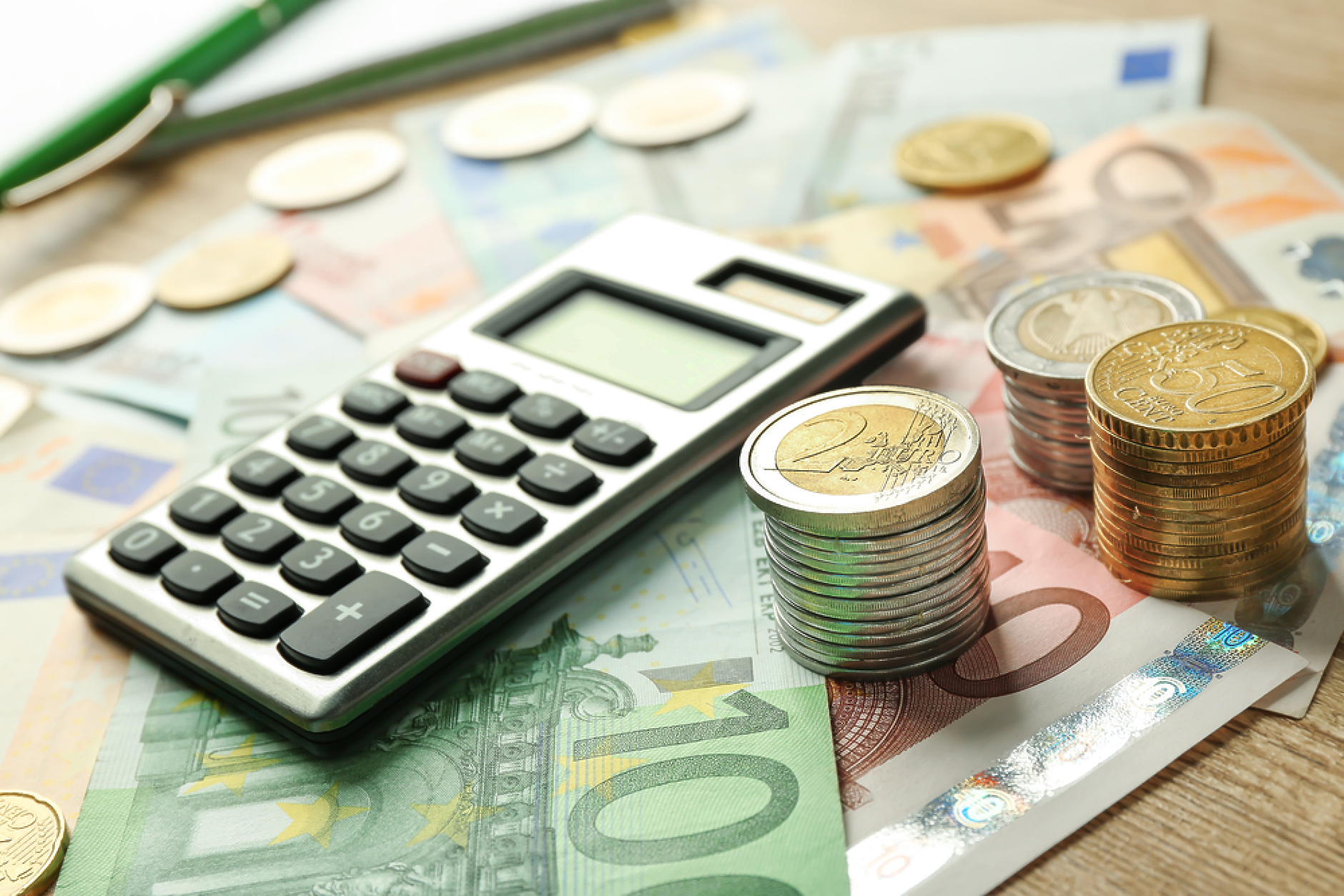 Средната годишна заплата в Испания достигна най-високото си ниво от 2008 г. насам