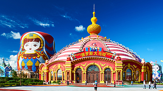 В северния китайски граничен град Манджоули ежедневно преминават влакове натоварени