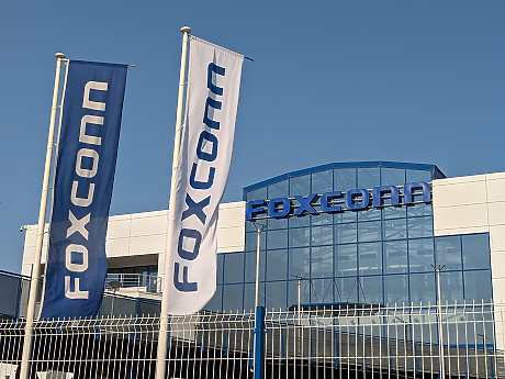 Nissan предлага обща дейност с тайванската Foxconn, за да спаси завод в Япония