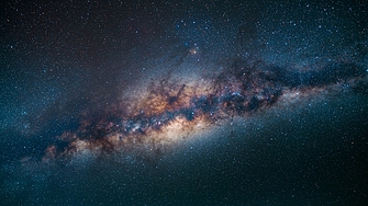 Астрономи наблюдаваха раждането на нова слънчева система