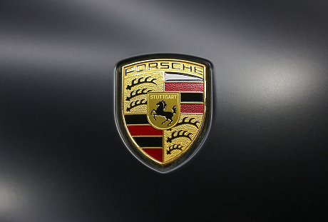 Продажбите на Porsche падат в световен мащаб. Каква е причината?