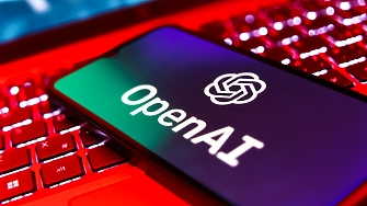 Американската технологична корпорация OpenAI която разработи чатбота ChatGPT е преразгледала