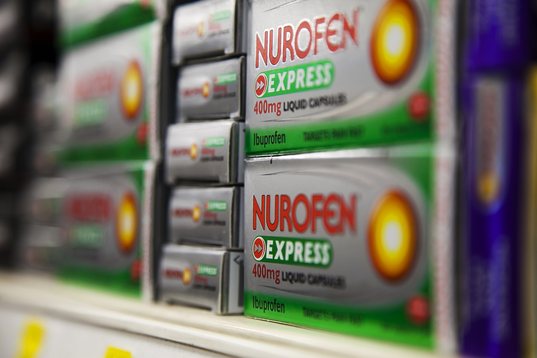 Британският собственик на марките Nurofen и Durex продава бизнеса си с битова химия