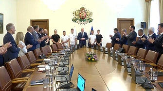 Всички атаки към кабинета които подгряват есенната политическа ситуация не